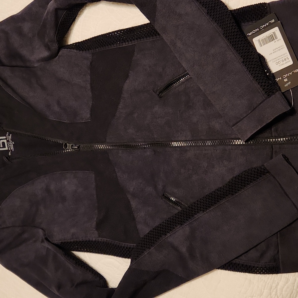 Black noir light work out sweater